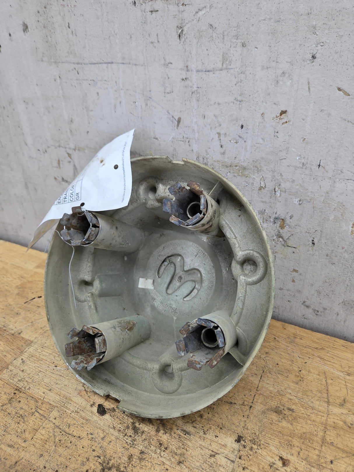 1994-2001 OEM Dodge Ram 2nd Gen 3500 Rear DUALLY Center Wheel Cap Hub 52038271AB