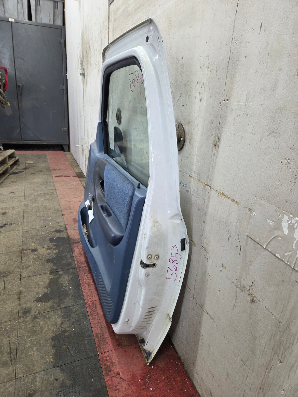 1993-2002 Ford Ranger Passenger Side Front Right Hand Door