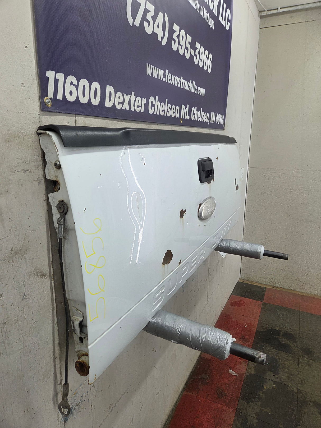 2008-2016 Ford Super Duty Tailgate F250 F350 F450 F550 - Oxford White