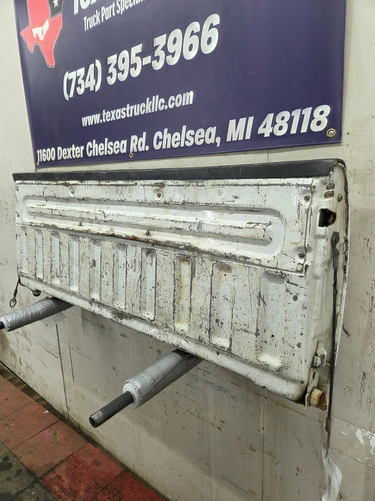 2008-2016 Ford Super Duty Tailgate F250 F350 F450 F550 - Oxford White