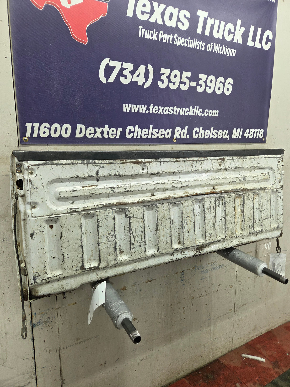 2008-2016 Ford Super Duty Tailgate F250 F350 F450 F550 - Oxford White