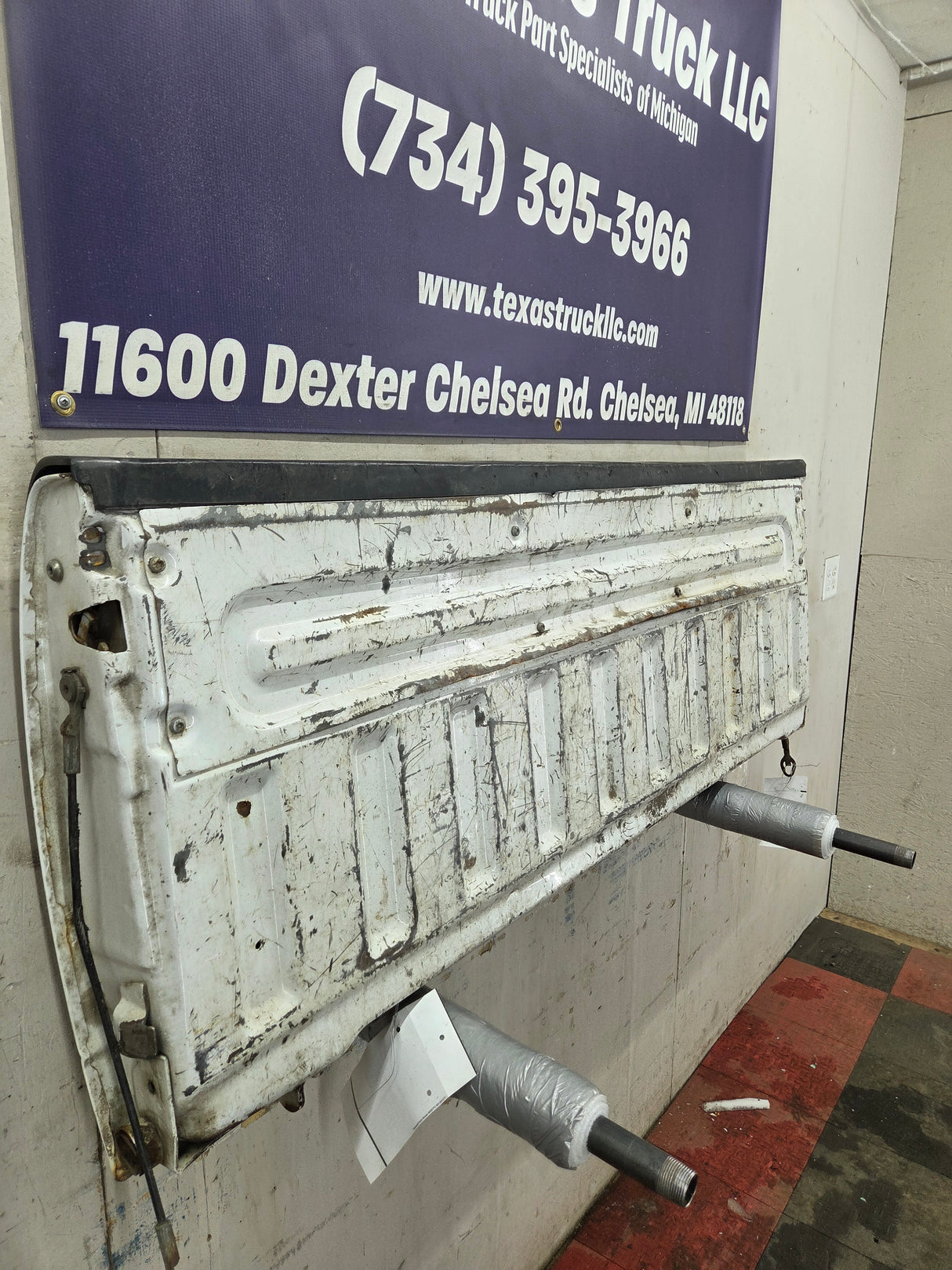 2008-2016 Ford Super Duty Tailgate F250 F350 F450 F550 - Oxford White