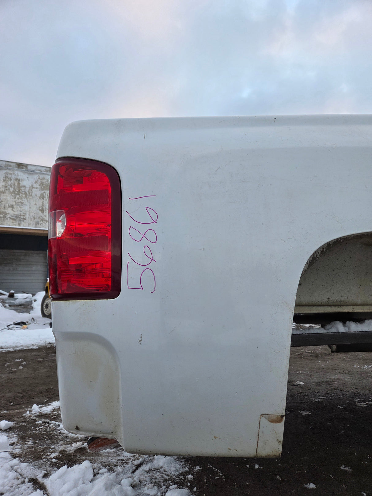 2007-2013 Chevrolet Silverado 1500 2500 3500 HD 6' 6" Short Truck Bed - Summit White