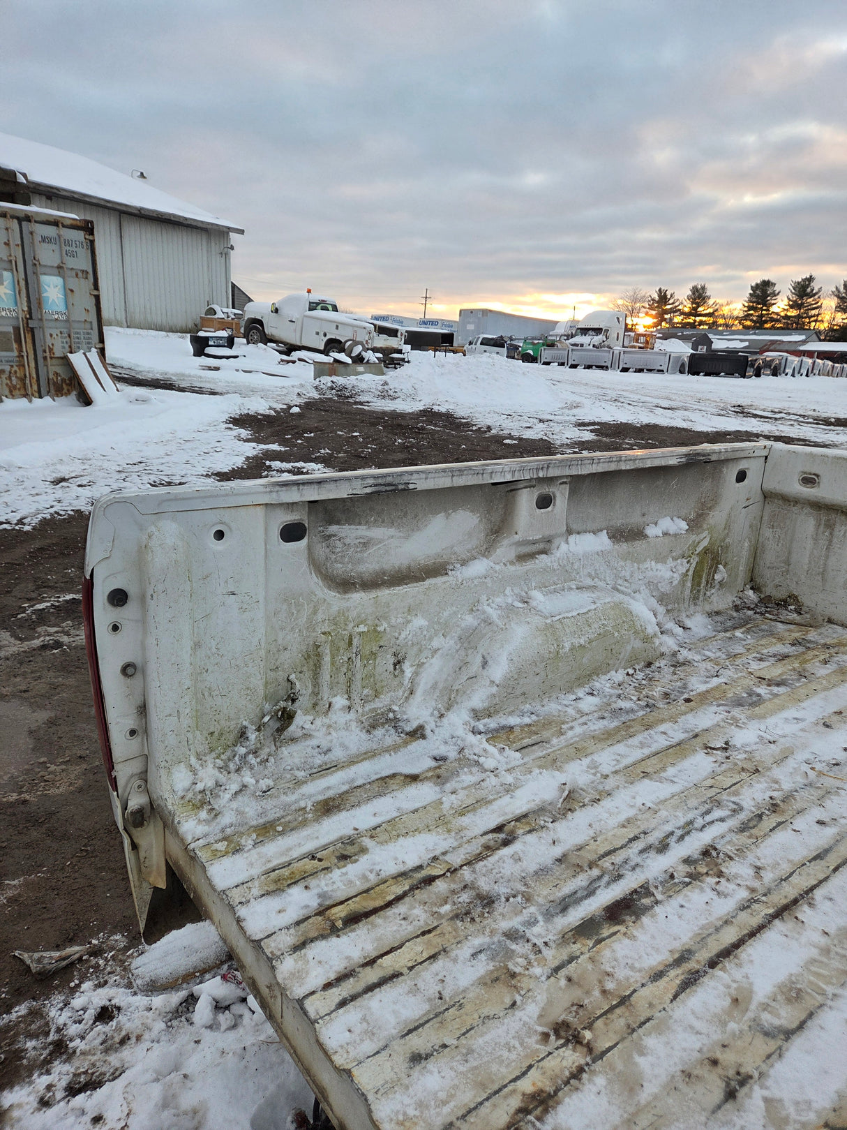 2007-2013 Chevrolet Silverado 1500 2500 3500 HD 6' 6" Short Truck Bed - Summit White