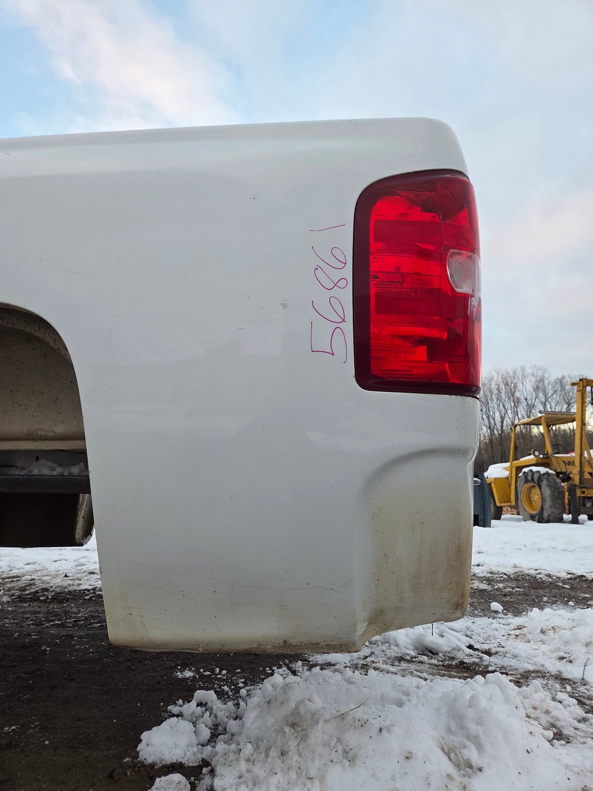 2007-2013 Chevrolet Silverado 1500 2500 3500 HD 6' 6" Short Truck Bed - Summit White