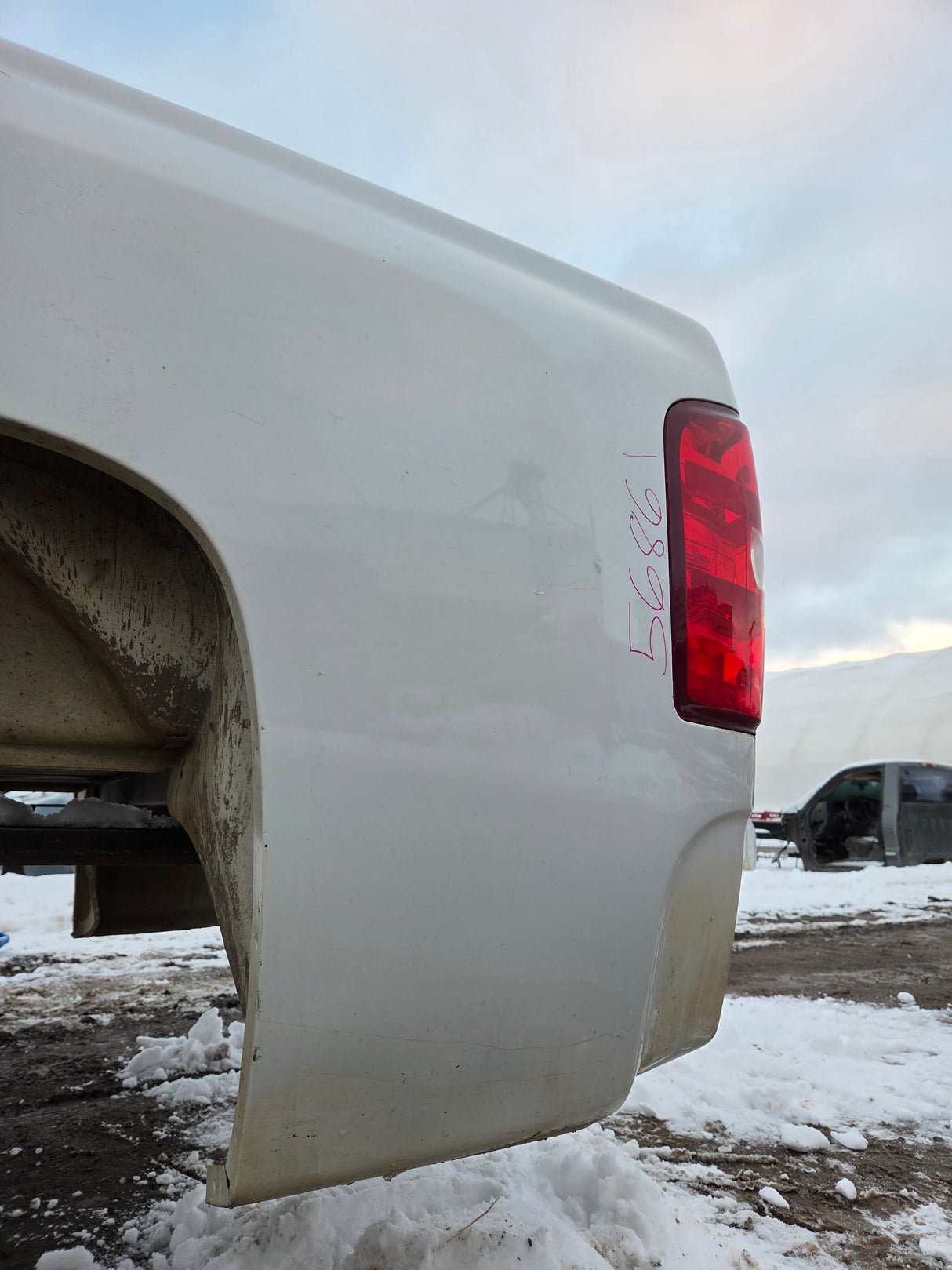 2007-2013 Chevrolet Silverado 1500 2500 3500 HD 6' 6" Short Truck Bed - Summit White