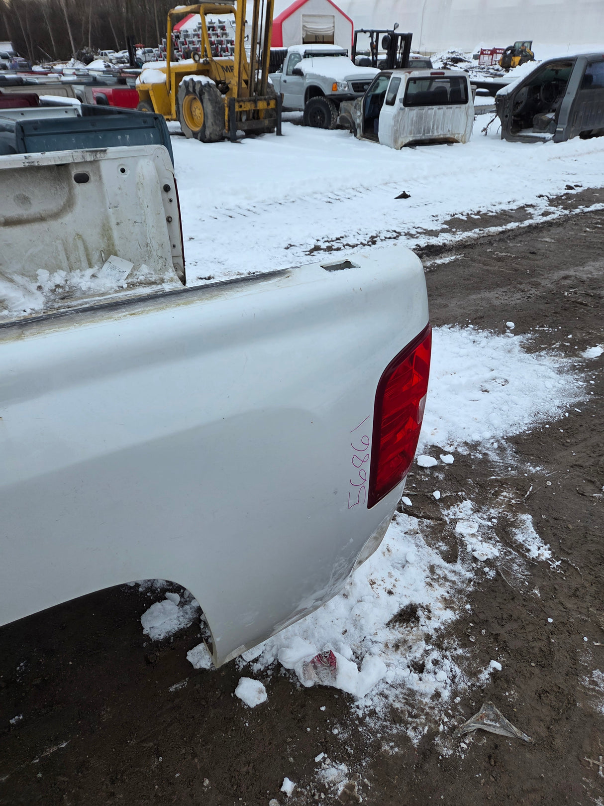 2007-2013 Chevrolet Silverado 1500 2500 3500 HD 6' 6" Short Truck Bed - Summit White