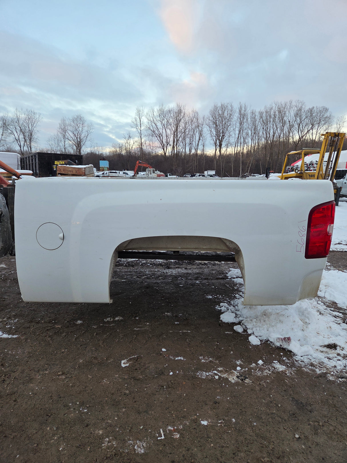 2007-2013 Chevrolet Silverado 1500 2500 3500 HD 6' 6" Short Truck Bed - Summit White