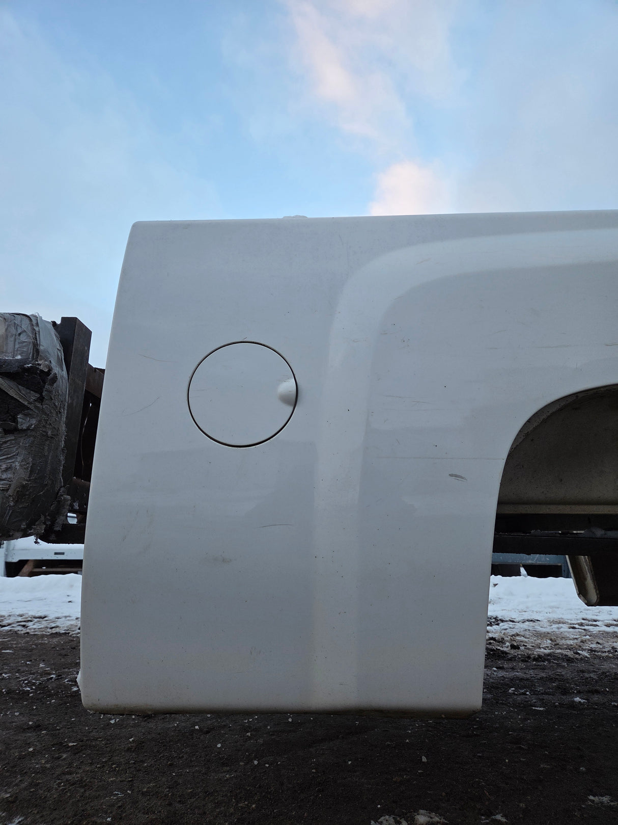 2007-2013 Chevrolet Silverado 1500 2500 3500 HD 6' 6" Short Truck Bed - Summit White