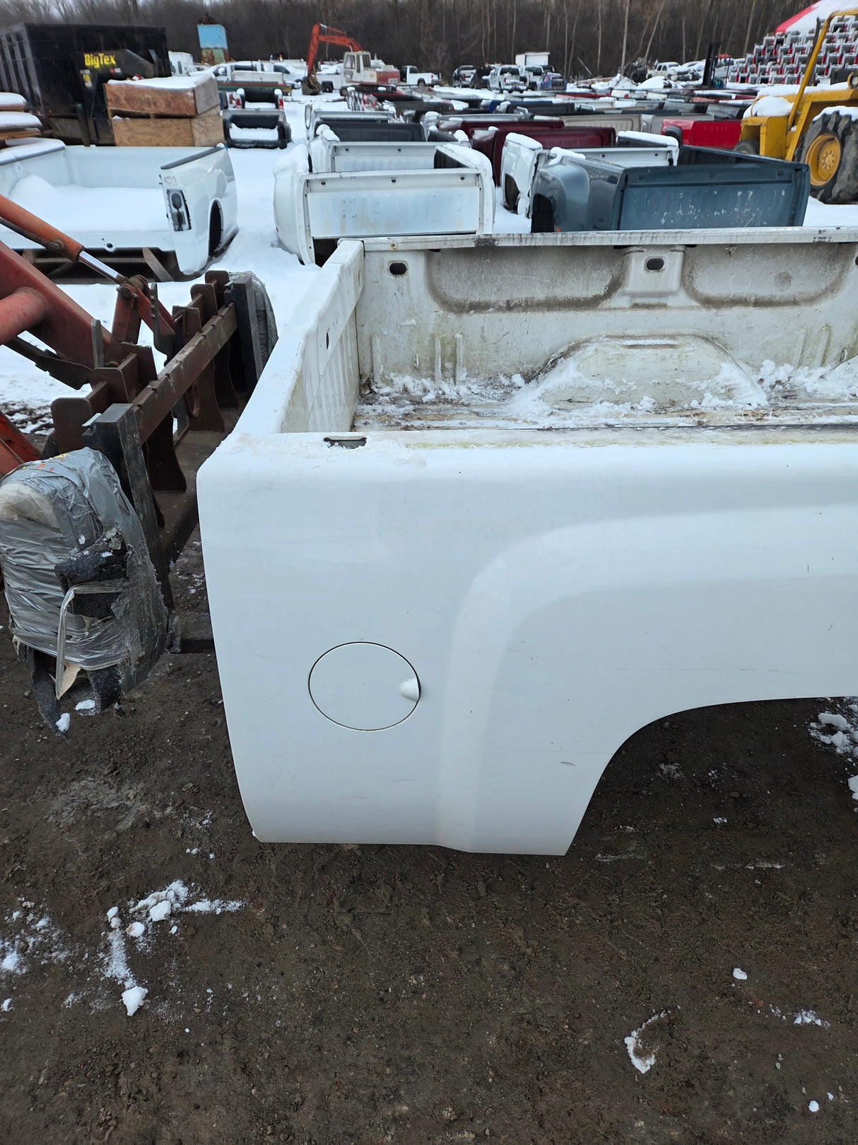 2007-2013 Chevrolet Silverado 1500 2500 3500 HD 6' 6" Short Truck Bed - Summit White