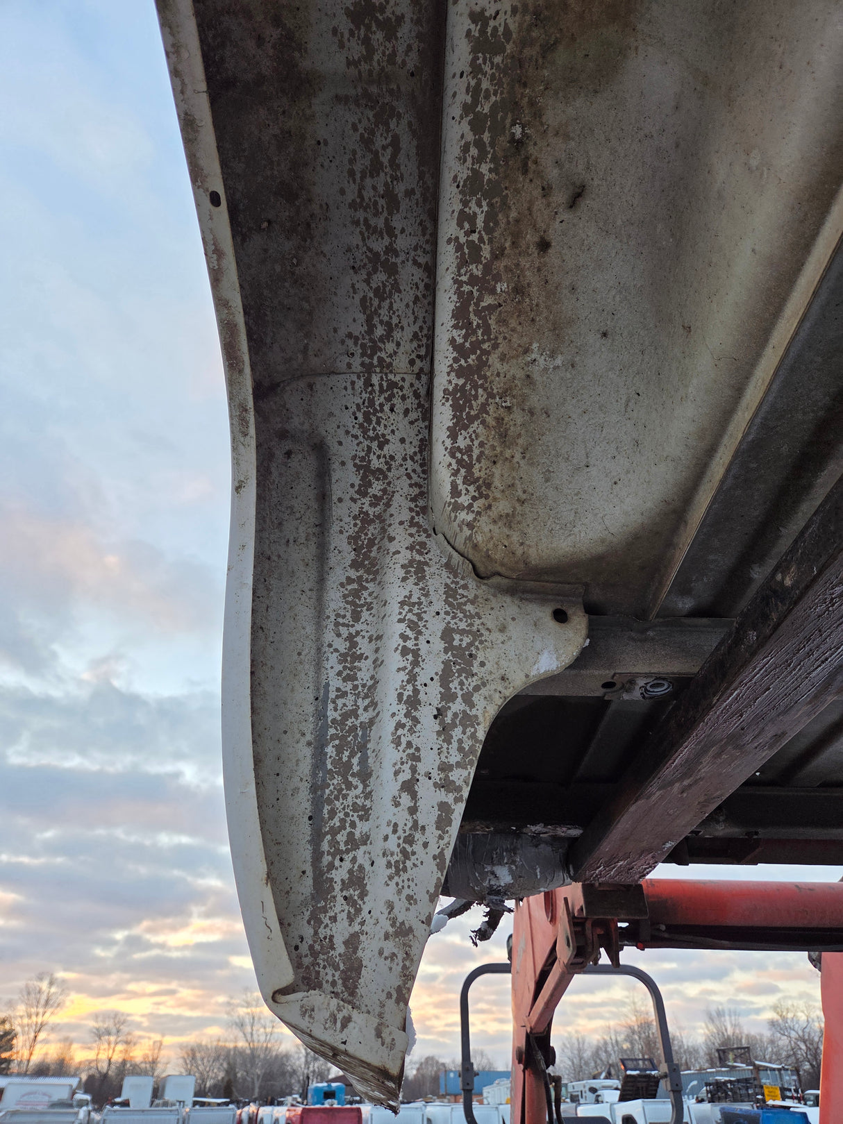 2007-2013 Chevrolet Silverado 1500 2500 3500 HD 6' 6" Short Truck Bed - Summit White