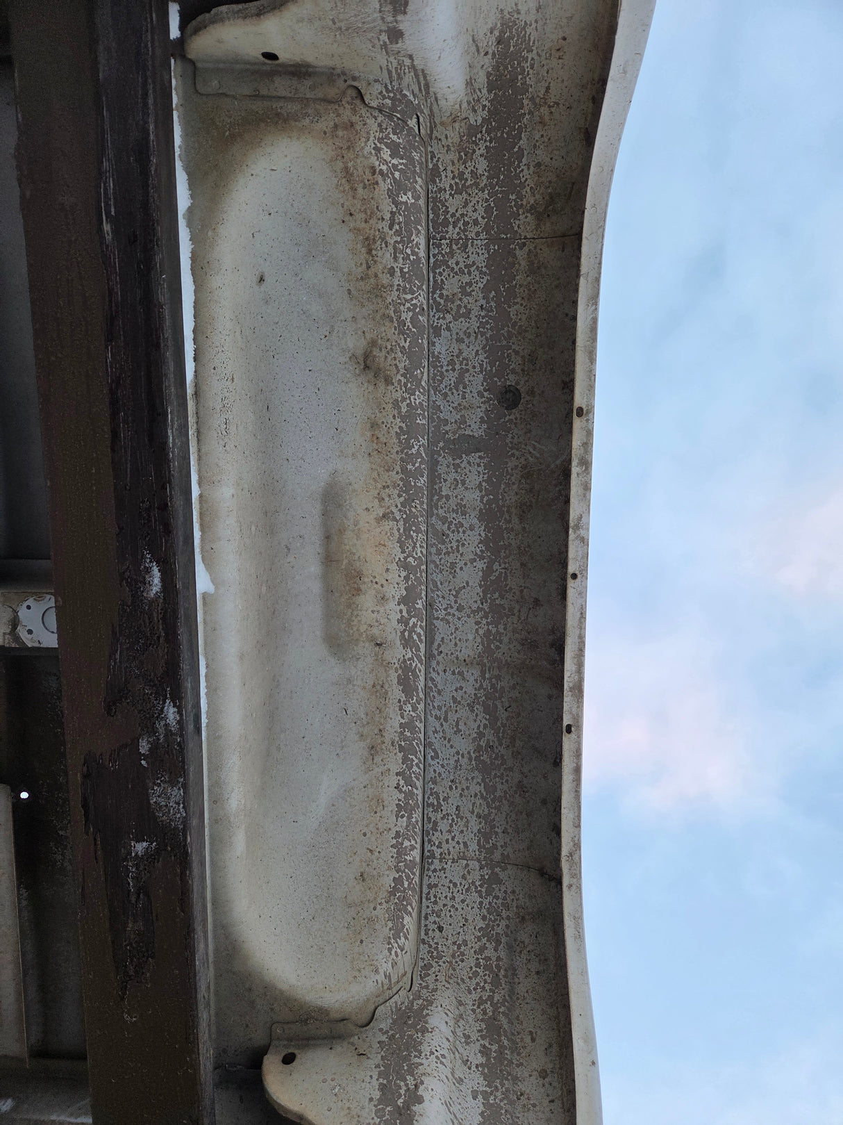 2007-2013 Chevrolet Silverado 1500 2500 3500 HD 6' 6" Short Truck Bed - Summit White