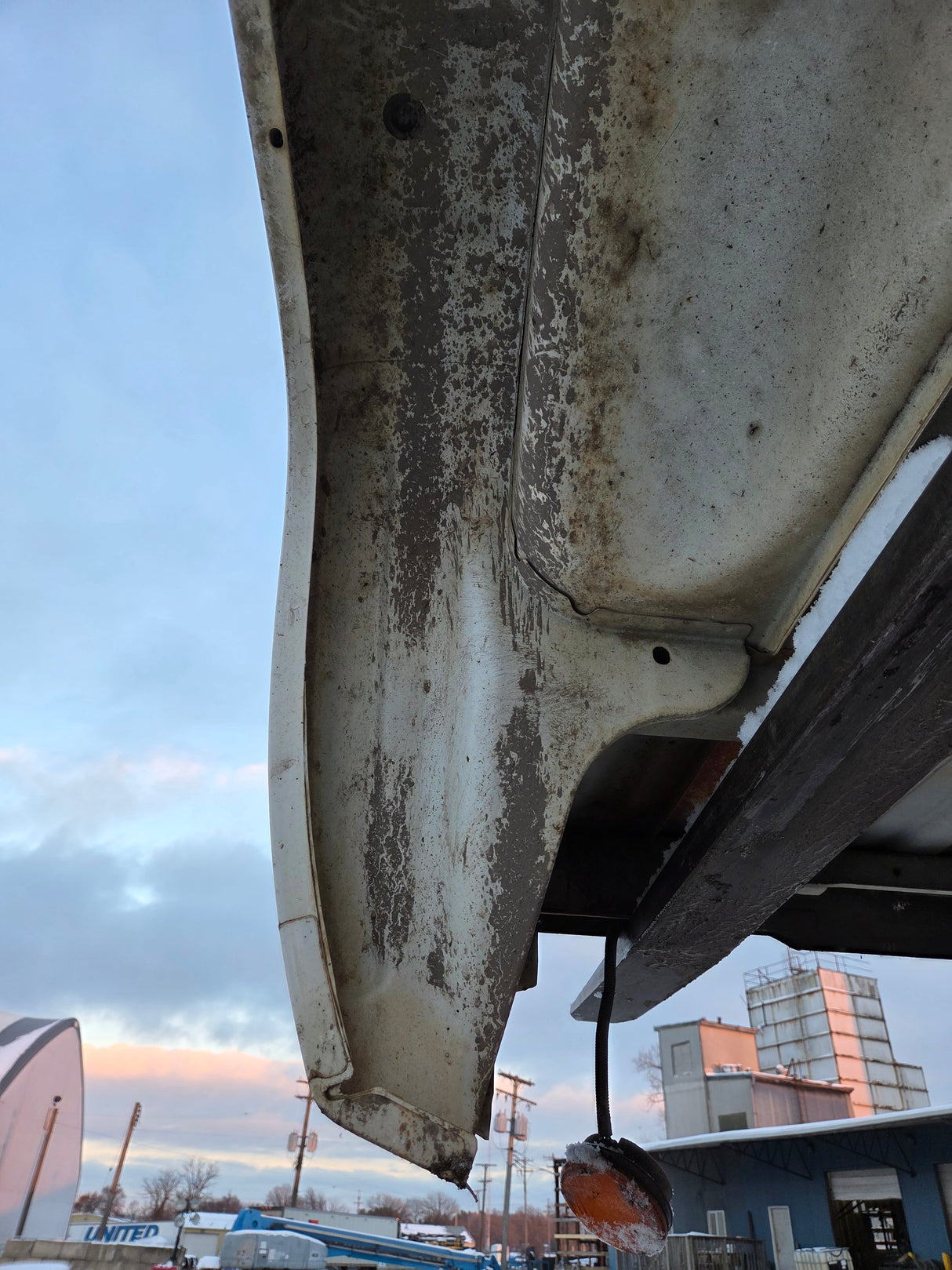 2007-2013 Chevrolet Silverado 1500 2500 3500 HD 6' 6" Short Truck Bed - Summit White