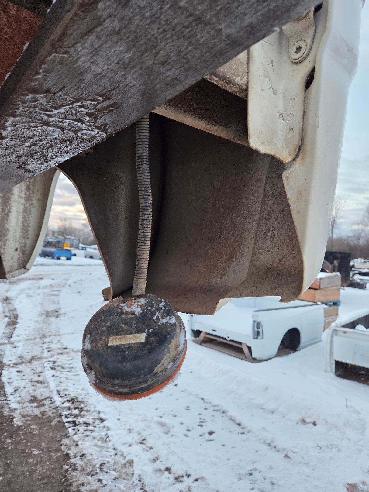 2007-2013 Chevrolet Silverado 1500 2500 3500 HD 6' 6" Short Truck Bed - Summit White