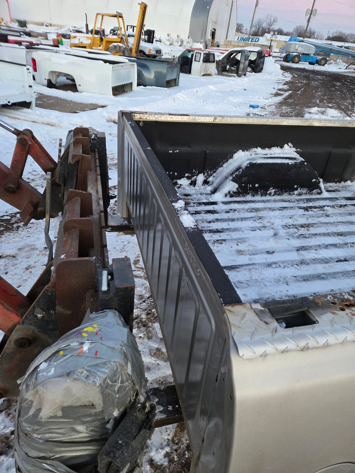 1999-2007 Chevrolet Silverado / GMC Sierra 6' 6" Short Truck Bed