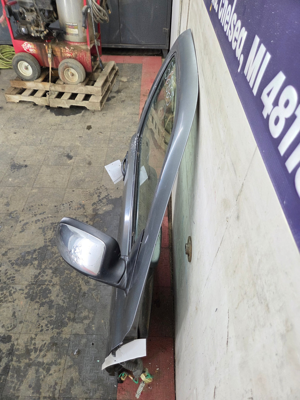 1999-2006 Chevrolet Silverado / GMC Sierra 1500 2500 3500 HD Front Passenger side Door RH