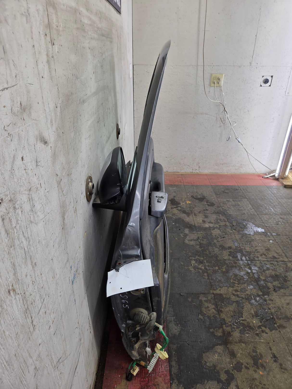 1999-2006 Chevrolet Silverado / GMC Sierra 1500 2500 3500 HD Front Passenger side Door RH