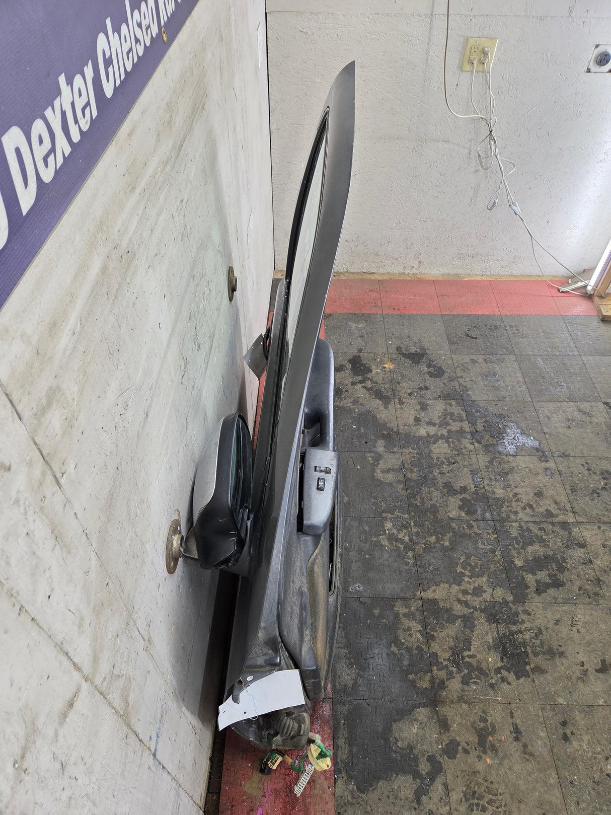 1999-2006 Chevrolet Silverado / GMC Sierra 1500 2500 3500 HD Front Passenger side Door RH