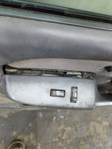 1999-2006 Chevrolet Silverado / GMC Sierra 1500 2500 3500 HD Front Passenger side Door RH