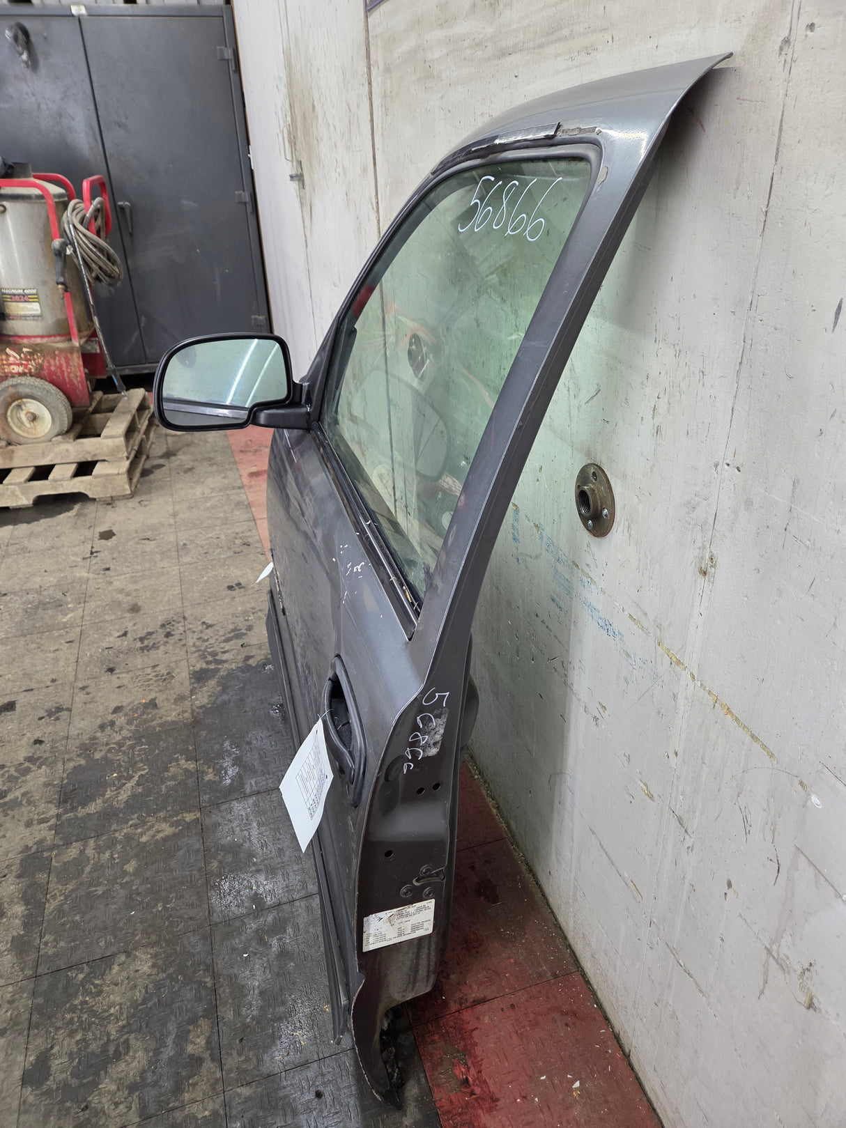 1999-2006 Chevrolet Silverado / GMC Sierra 1500 2500 3500 HD Driver Side Front Door LH - Grey