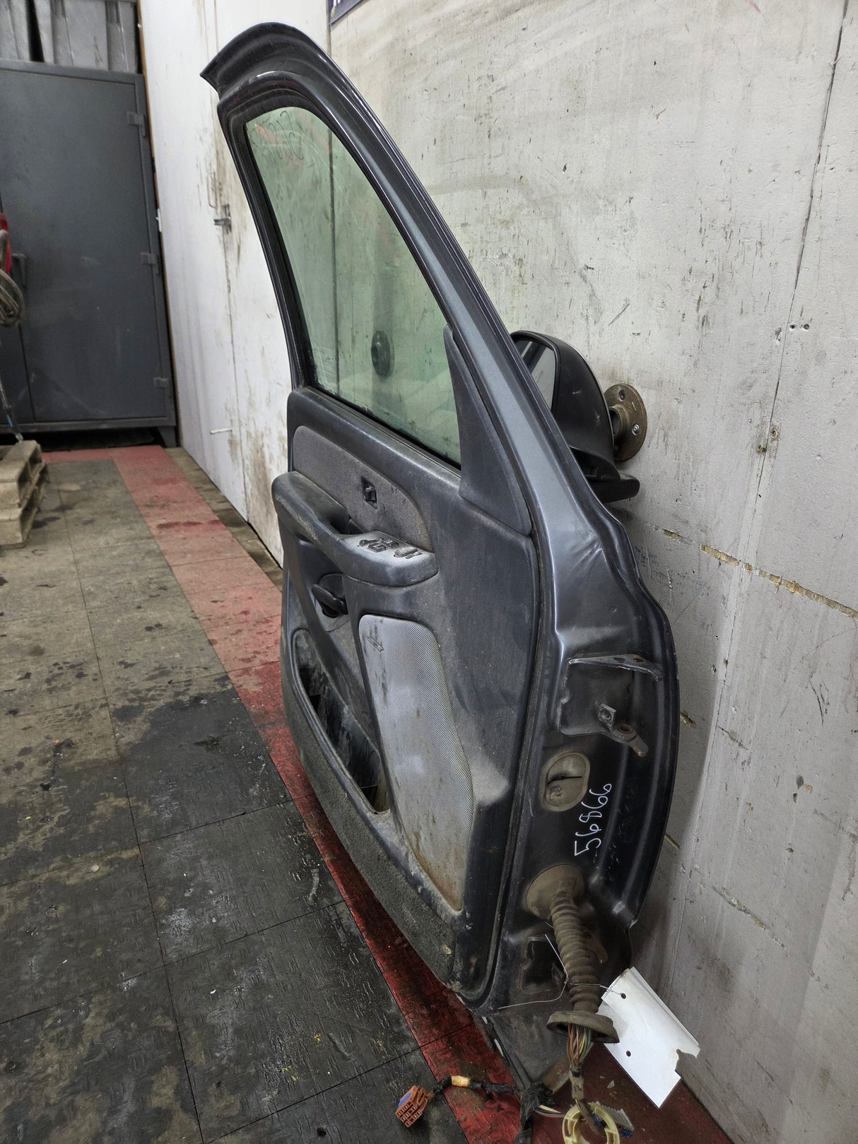 1999-2006 Chevrolet Silverado / GMC Sierra 1500 2500 3500 HD Driver Side Front Door LH - Grey