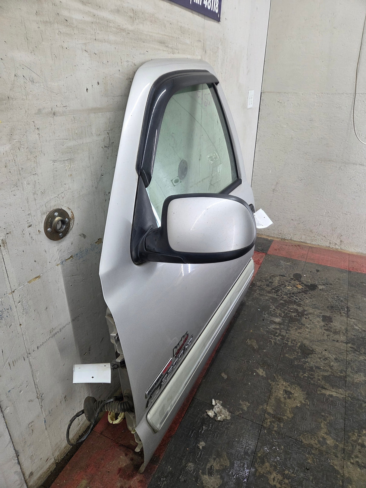 1999-2006 Chevrolet Silverado / GMC Sierra 1500 2500 3500 HD Driver Side Front Door LH