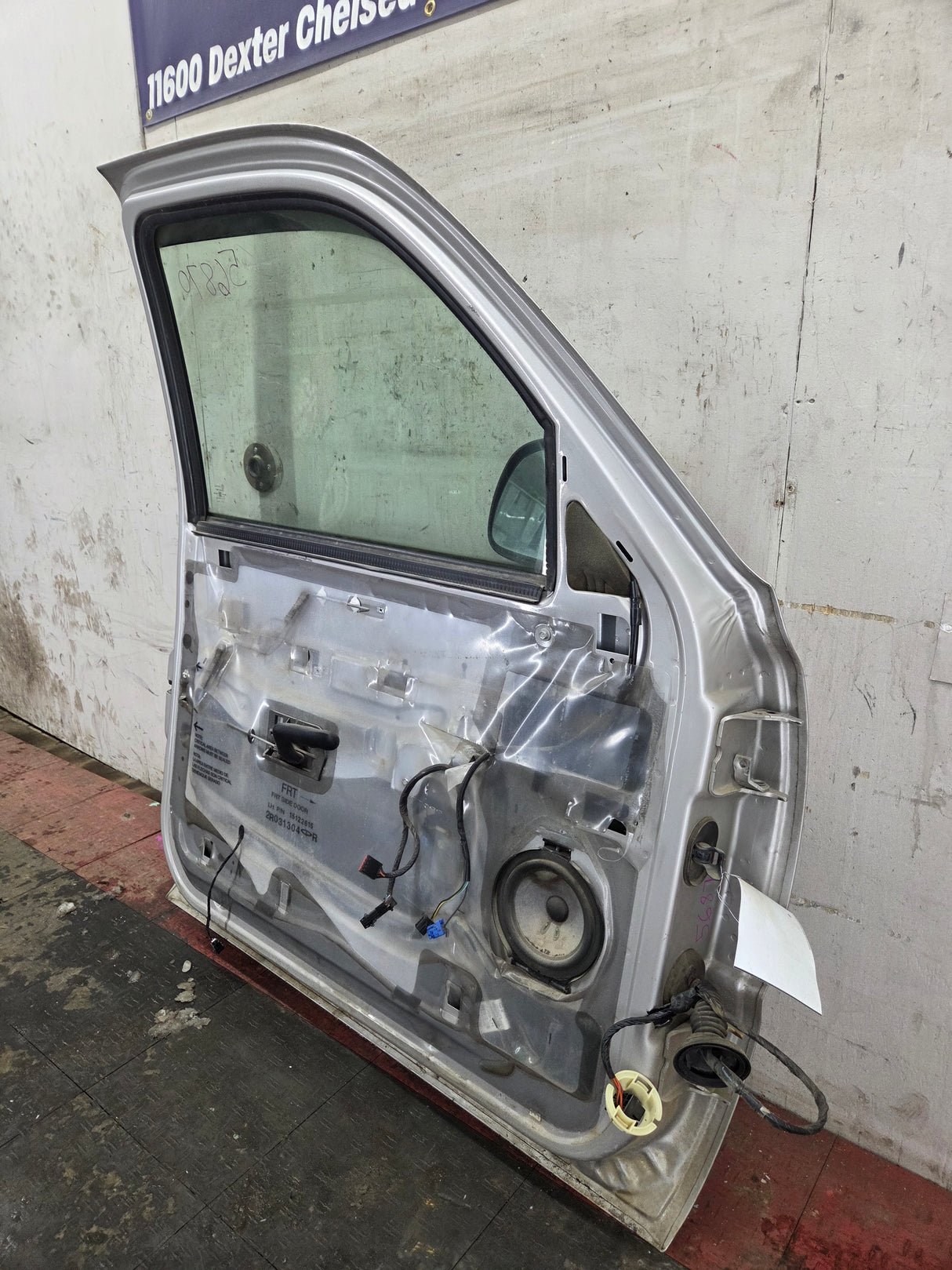 1999-2006 Chevrolet Silverado / GMC Sierra 1500 2500 3500 HD Driver Side Front Door LH