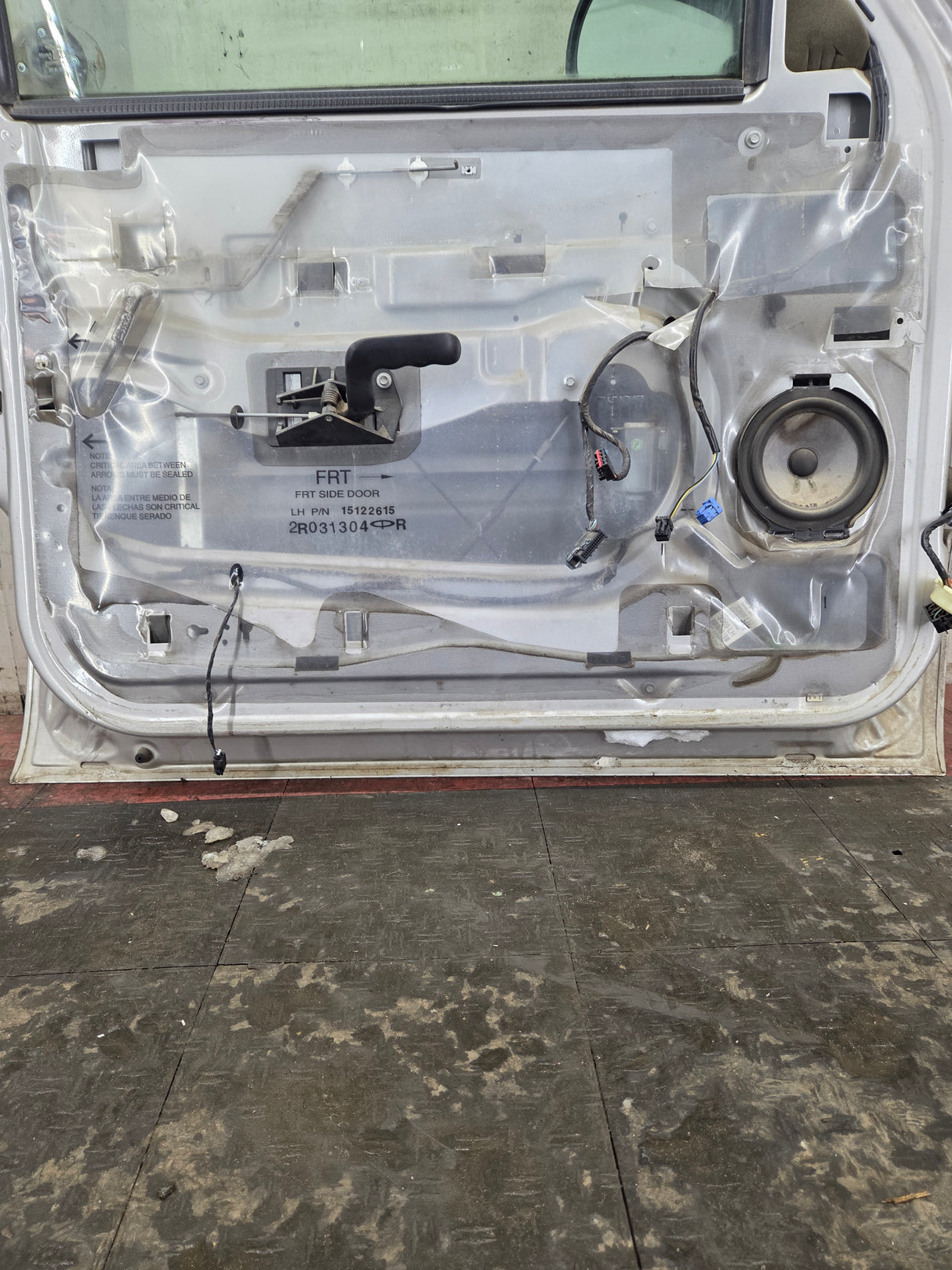 1999-2006 Chevrolet Silverado / GMC Sierra 1500 2500 3500 HD Driver Side Front Door LH