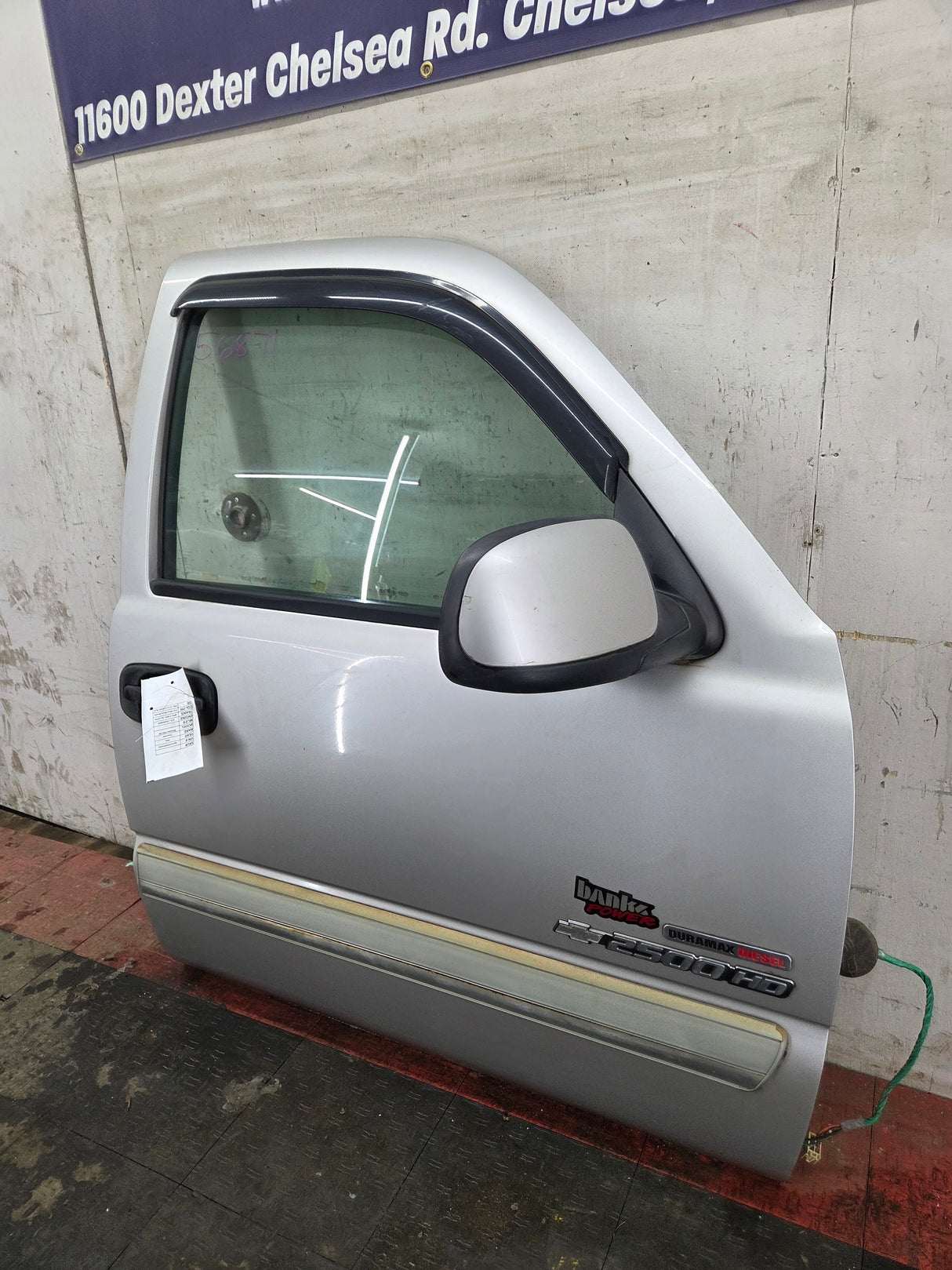 1999-2006 Chevrolet Silverado / GMC Sierra 1500 2500 3500 HD Front Passenger side Door RH