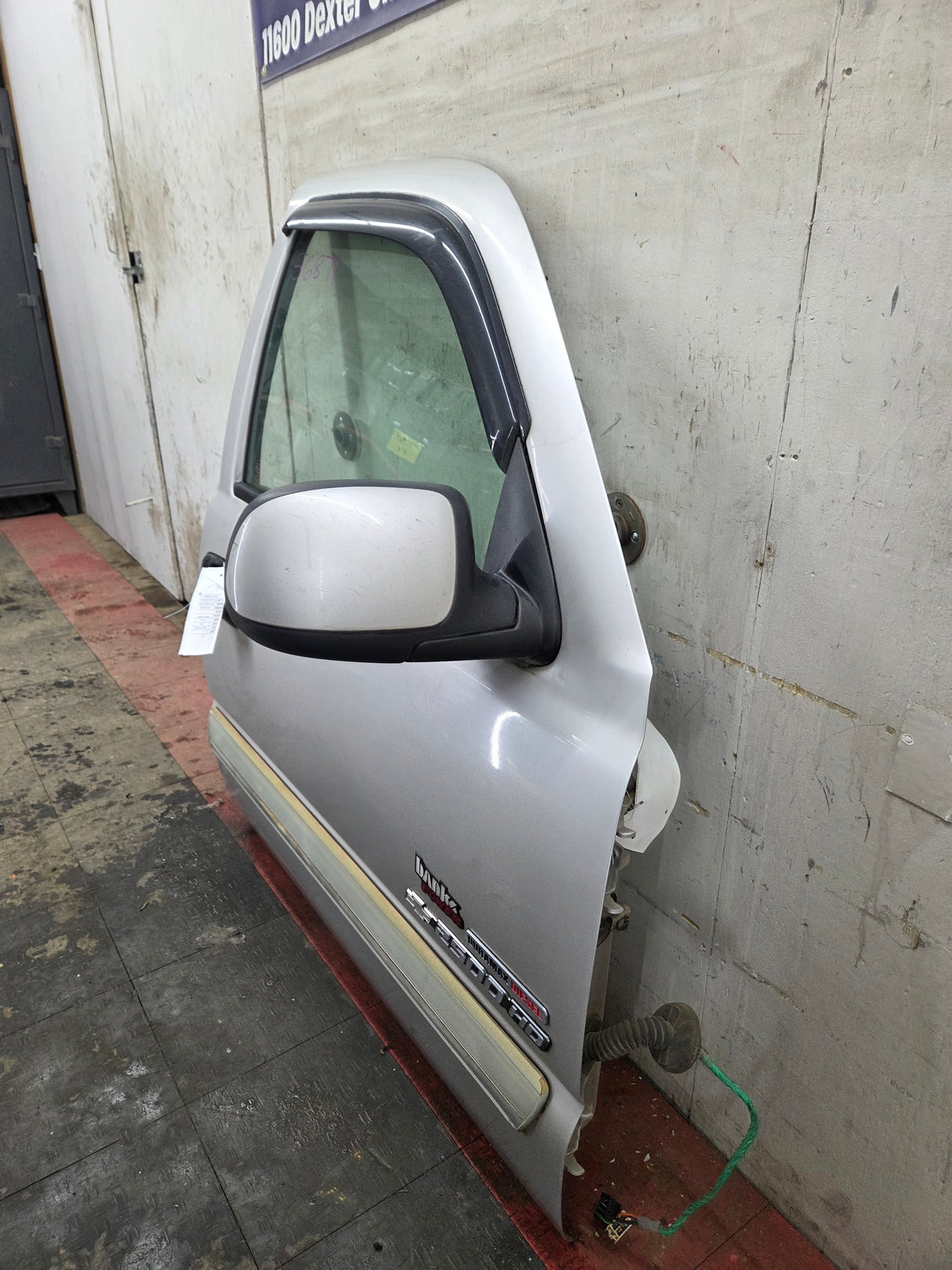 1999-2006 Chevrolet Silverado / GMC Sierra 1500 2500 3500 HD Front Passenger side Door RH