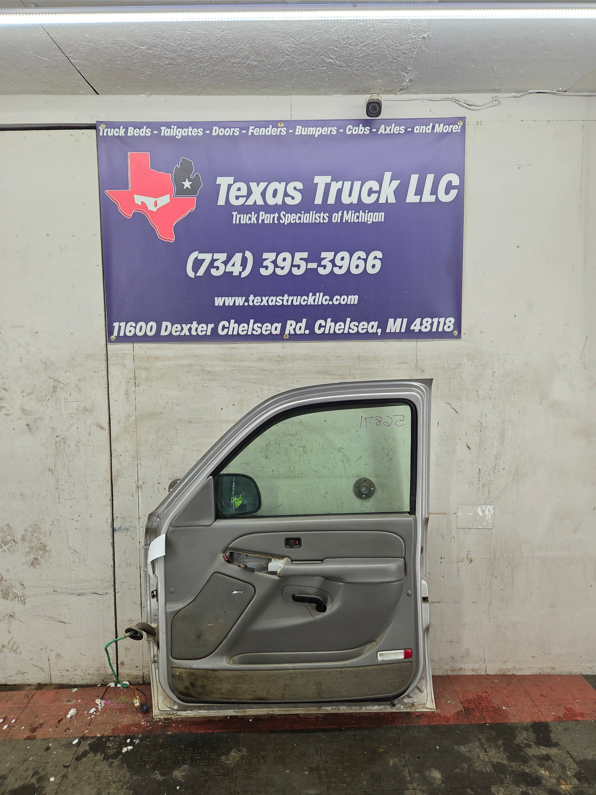 1999-2006 Chevrolet Silverado / GMC Sierra 1500 2500 3500 HD Front Passenger side Door RH