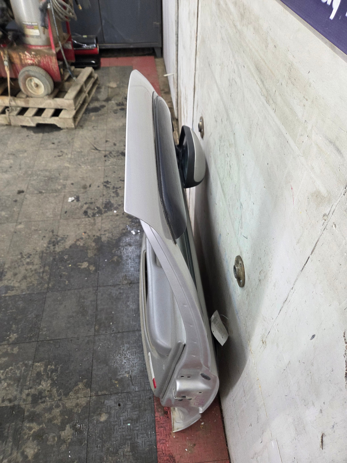 1999-2006 Chevrolet Silverado / GMC Sierra 1500 2500 3500 HD Front Passenger side Door RH