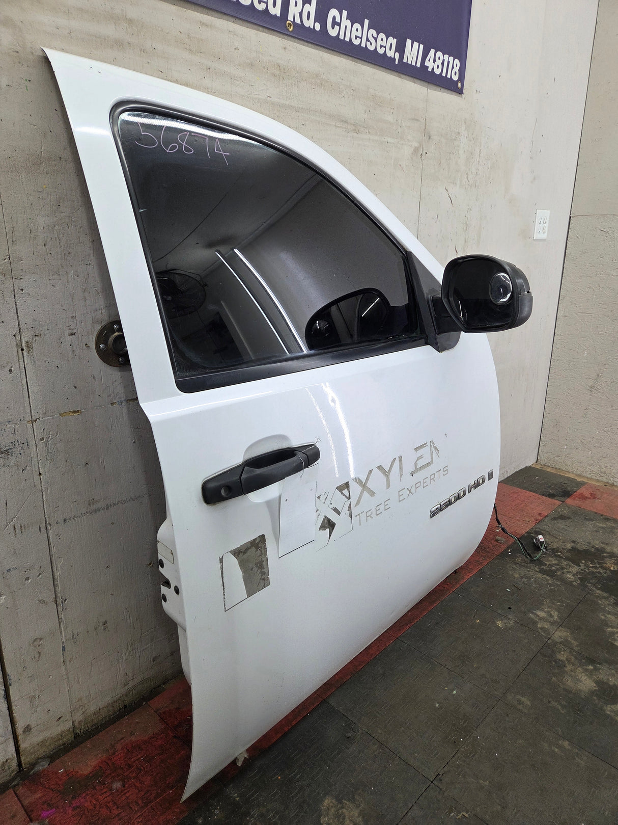 2007-2013 Chevrolet Silverado / GMC Sierra 1500 2500 3500 HD RH Front Passenger Side Door