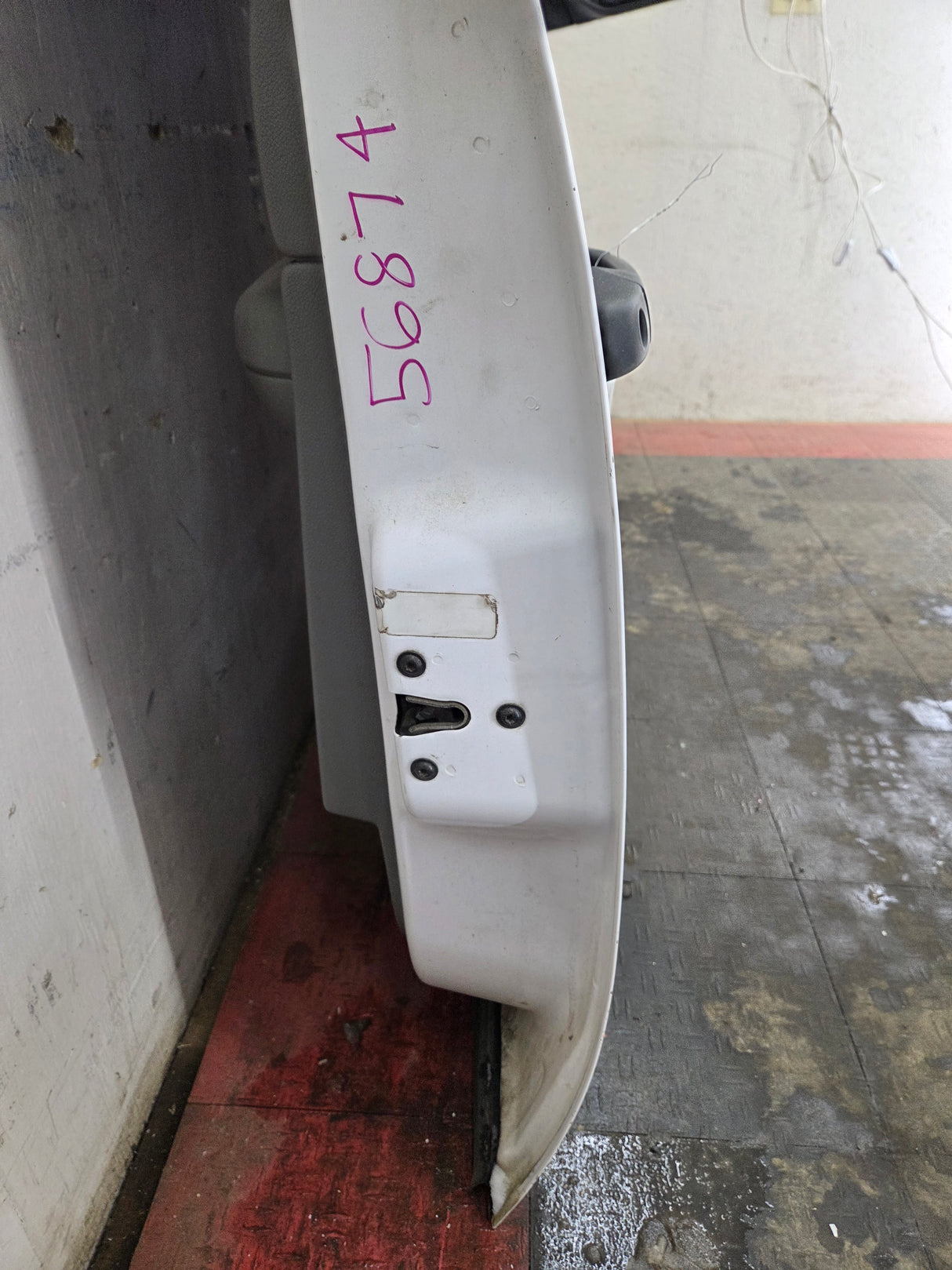 2007-2013 Chevrolet Silverado / GMC Sierra 1500 2500 3500 HD RH Front Passenger Side Door