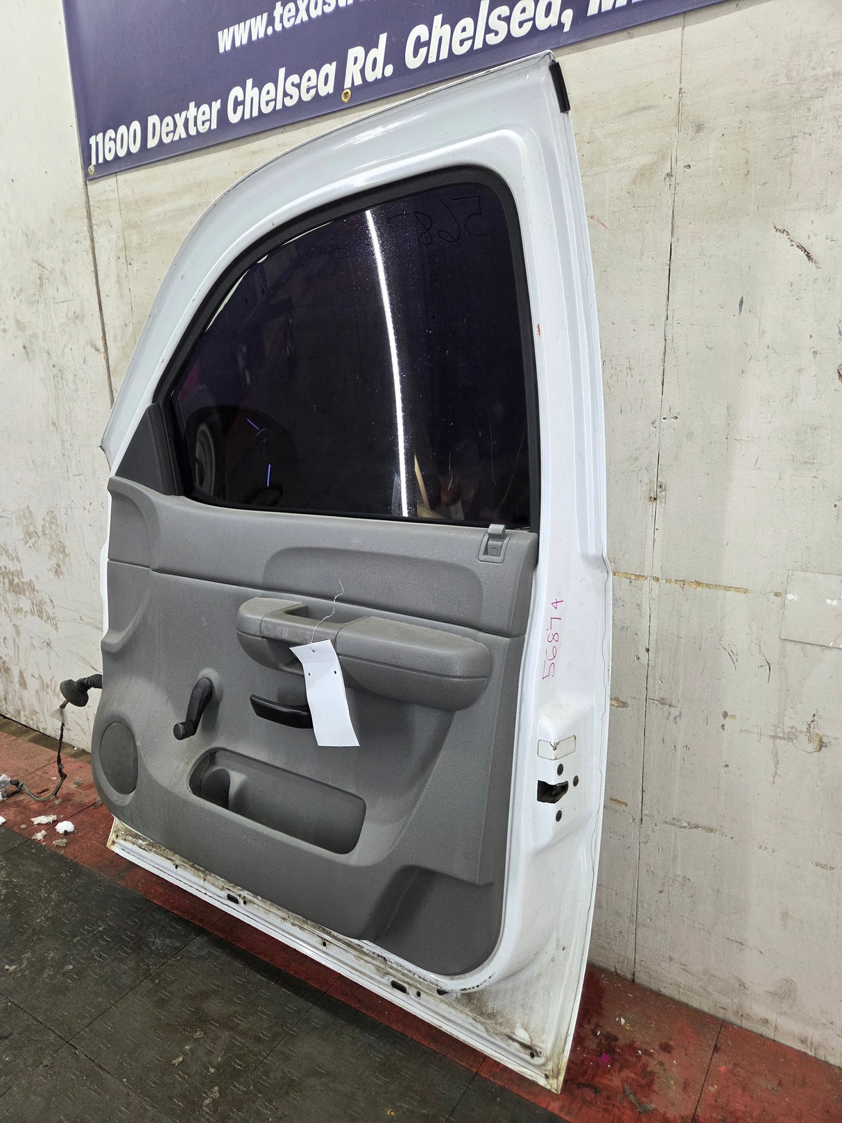 2007-2013 Chevrolet Silverado / GMC Sierra 1500 2500 3500 HD RH Front Passenger Side Door