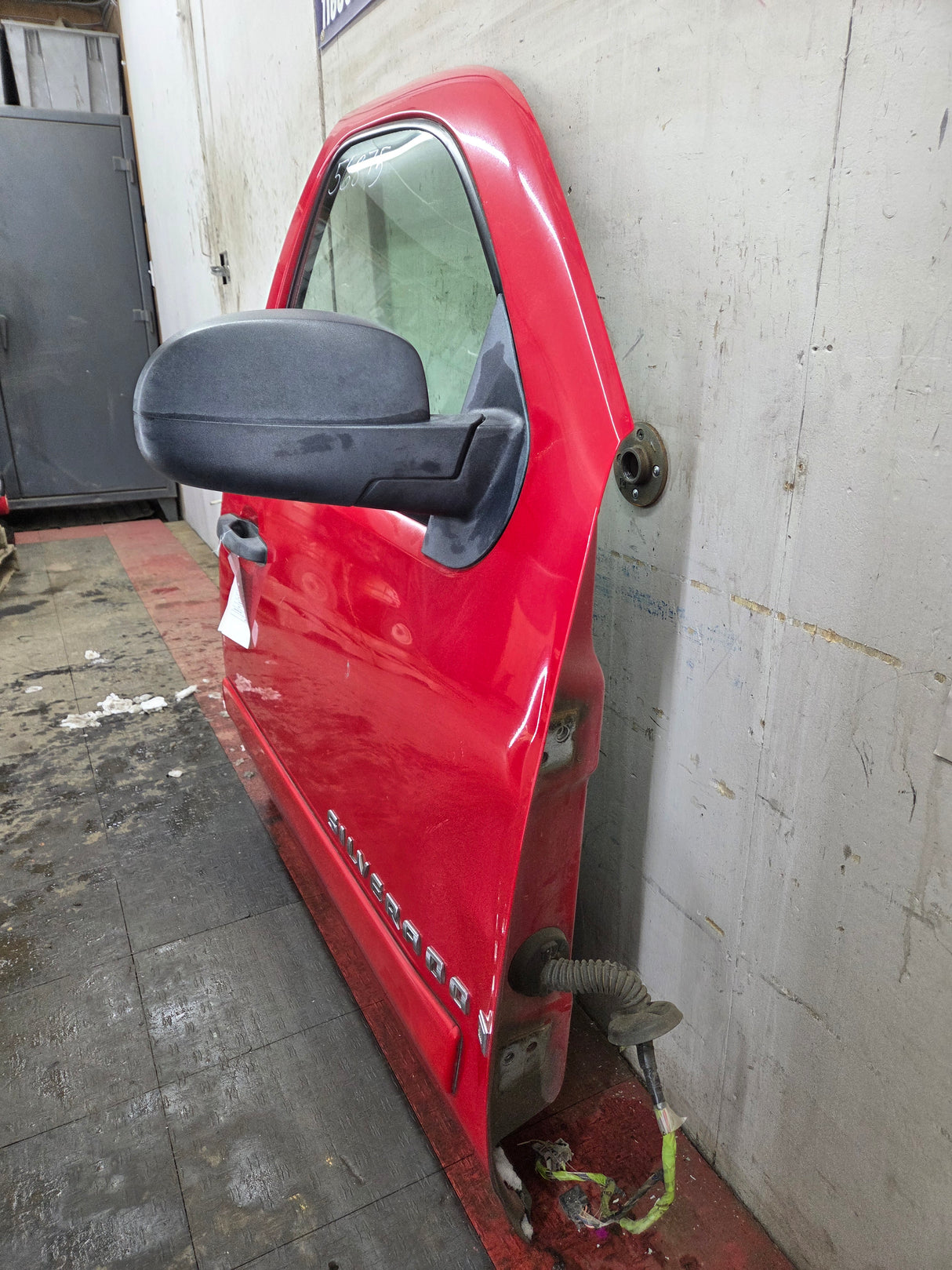 2007-2013 Chevrolet Silverado / GMC Sierra 1500 2500 3500 HD RH Front Passenger Side Door