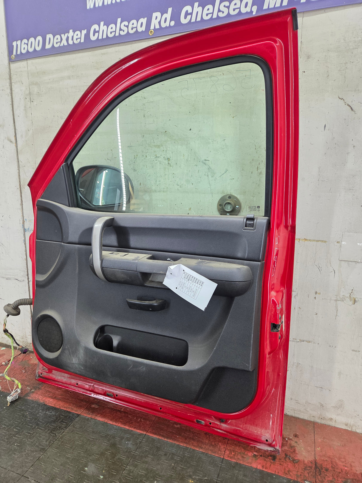 2007-2013 Chevrolet Silverado / GMC Sierra 1500 2500 3500 HD RH Front Passenger Side Door