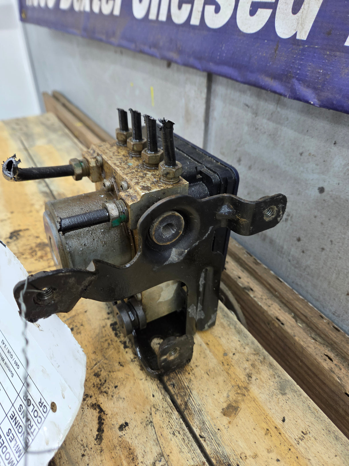 2014-2016 Chevrolet Silverado GMC 1500 ABS Pump Module - 23425456