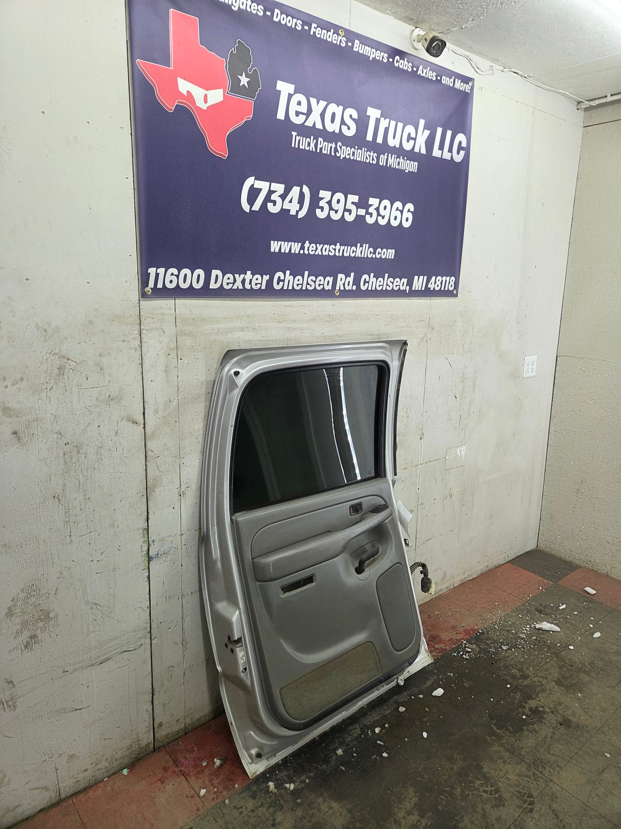 1999-2007 Chevrolet Silverado / GMC Sierra 1500 2500 3500 HD Rear Driver side LH Crew Cab rear door - Fine Silver Birch Metallic