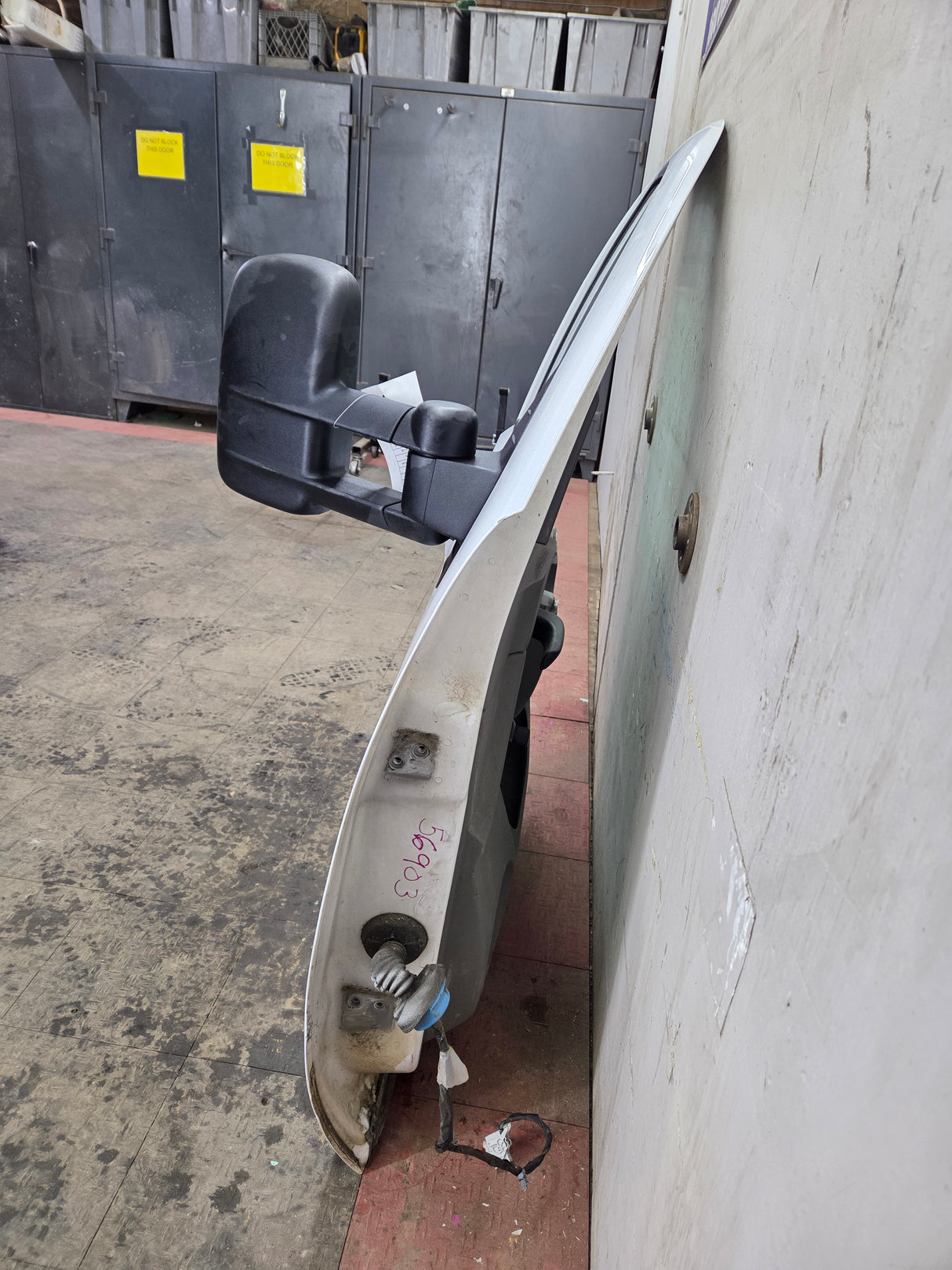 2007-2013 Chevrolet Silverado / GMC Sierra 1500 2500 3500 HD RH Front Passenger Side Door