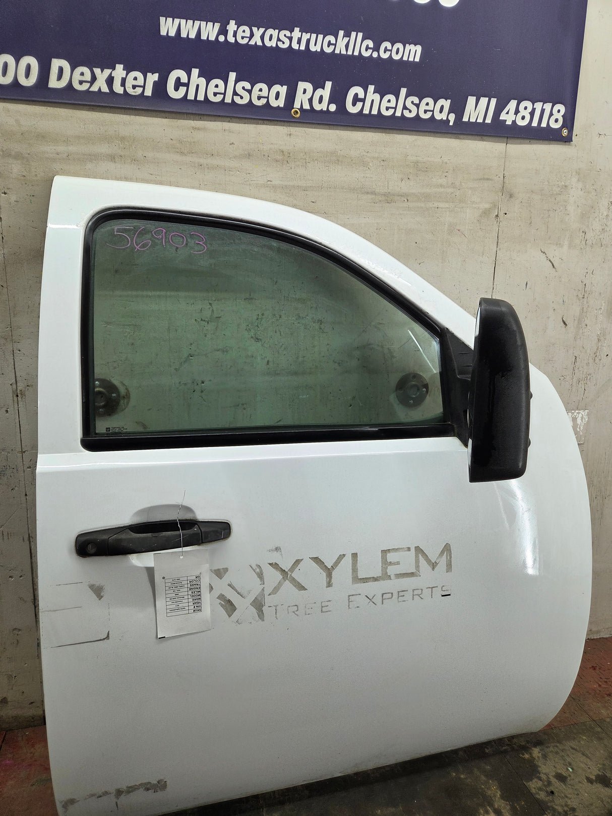 2007-2013 Chevrolet Silverado / GMC Sierra 1500 2500 3500 HD RH Front Passenger Side Door