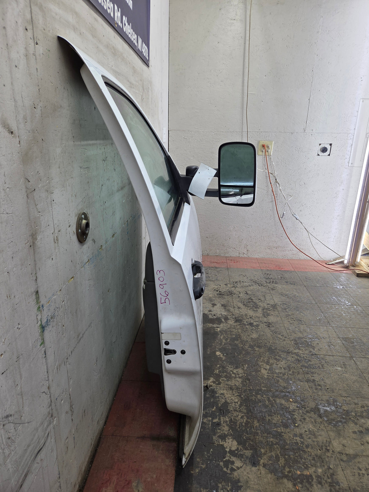 2007-2013 Chevrolet Silverado / GMC Sierra 1500 2500 3500 HD RH Front Passenger Side Door