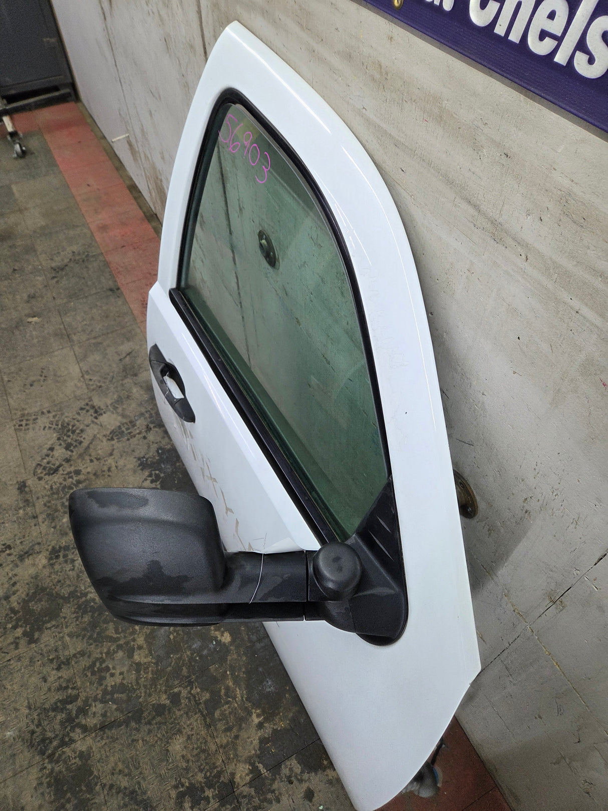 2007-2013 Chevrolet Silverado / GMC Sierra 1500 2500 3500 HD RH Front Passenger Side Door