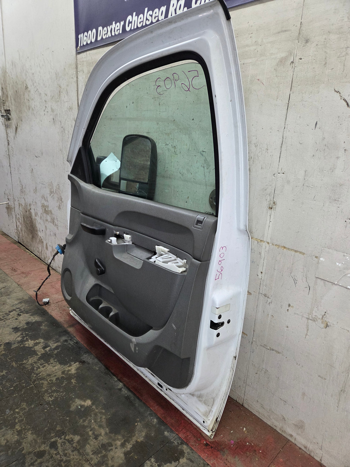 2007-2013 Chevrolet Silverado / GMC Sierra 1500 2500 3500 HD RH Front Passenger Side Door