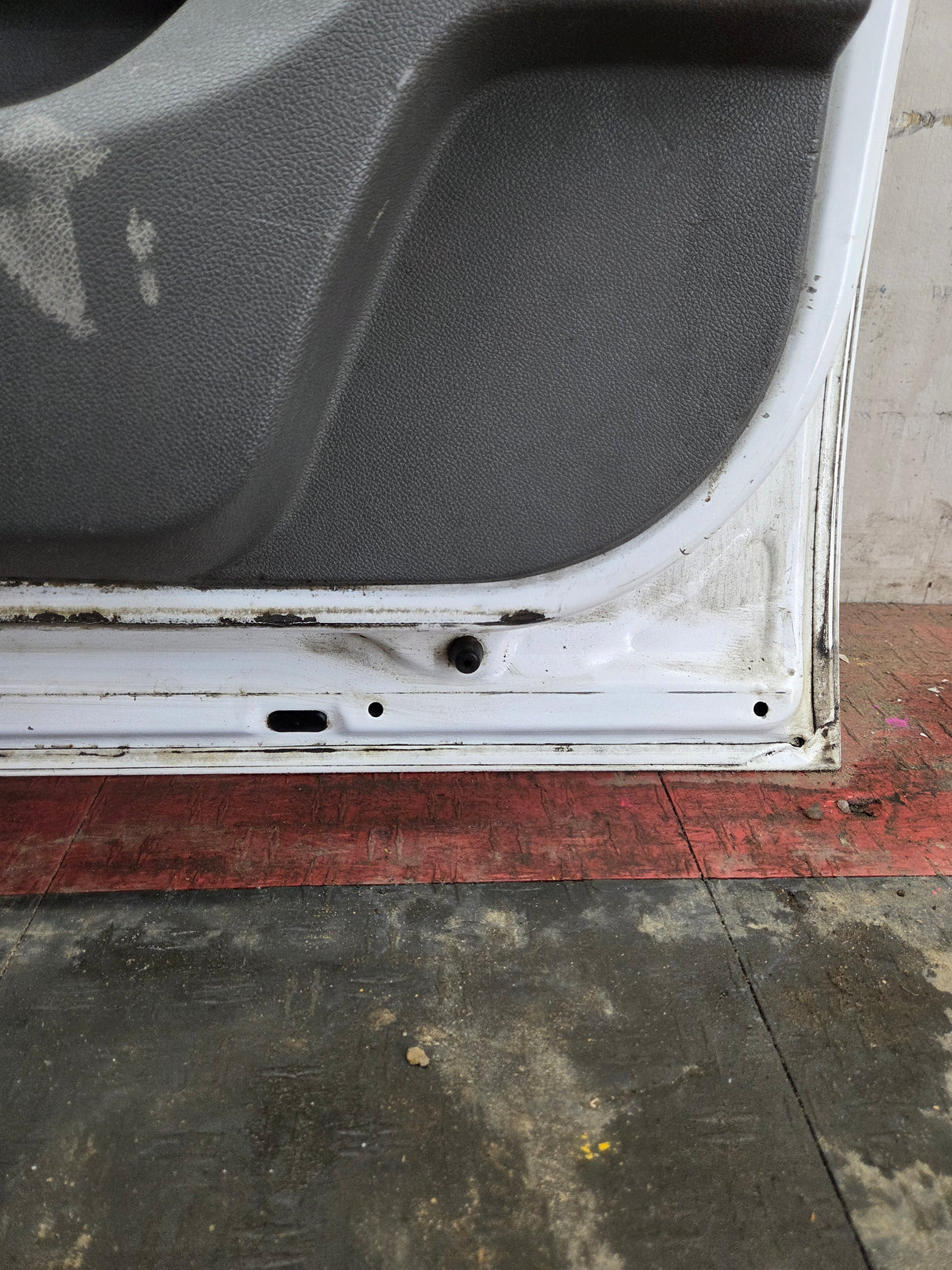 2007-2013 Chevrolet Silverado / GMC Sierra 1500 2500 3500 HD RH Front Passenger Side Door