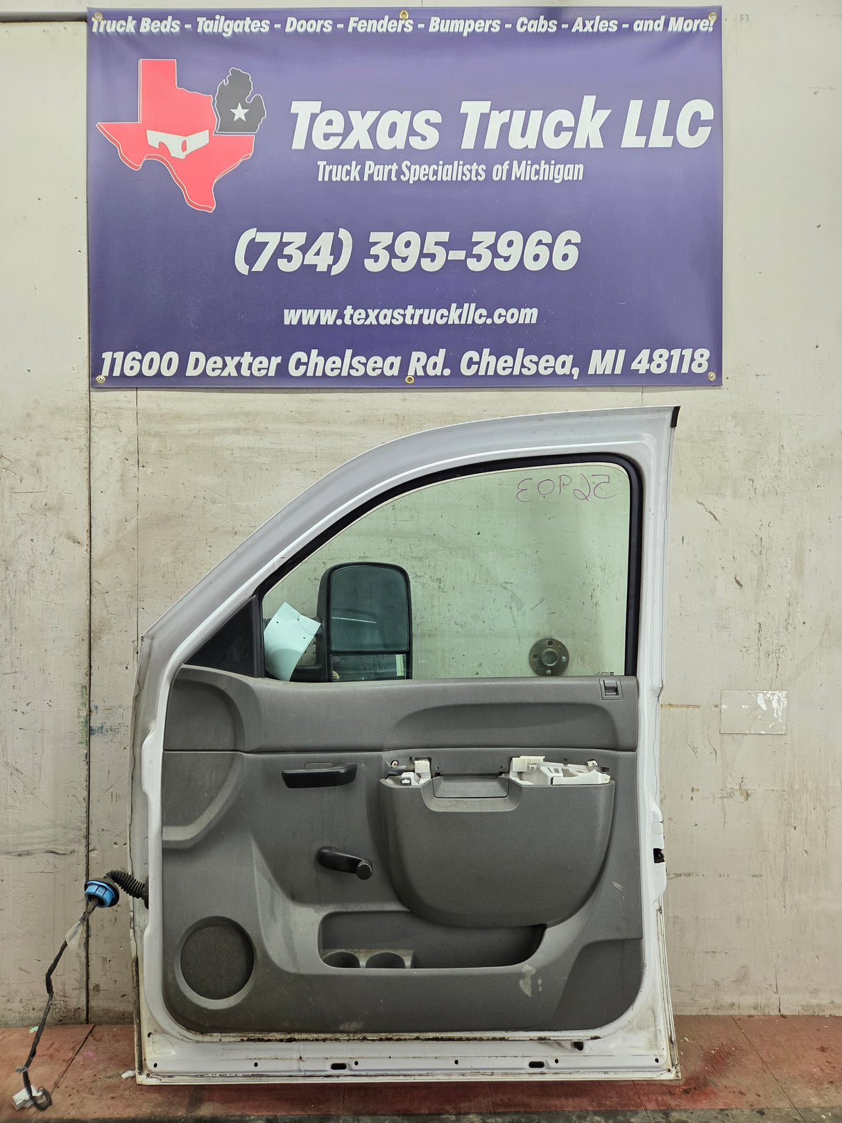 2007-2013 Chevrolet Silverado / GMC Sierra 1500 2500 3500 HD RH Front Passenger Side Door