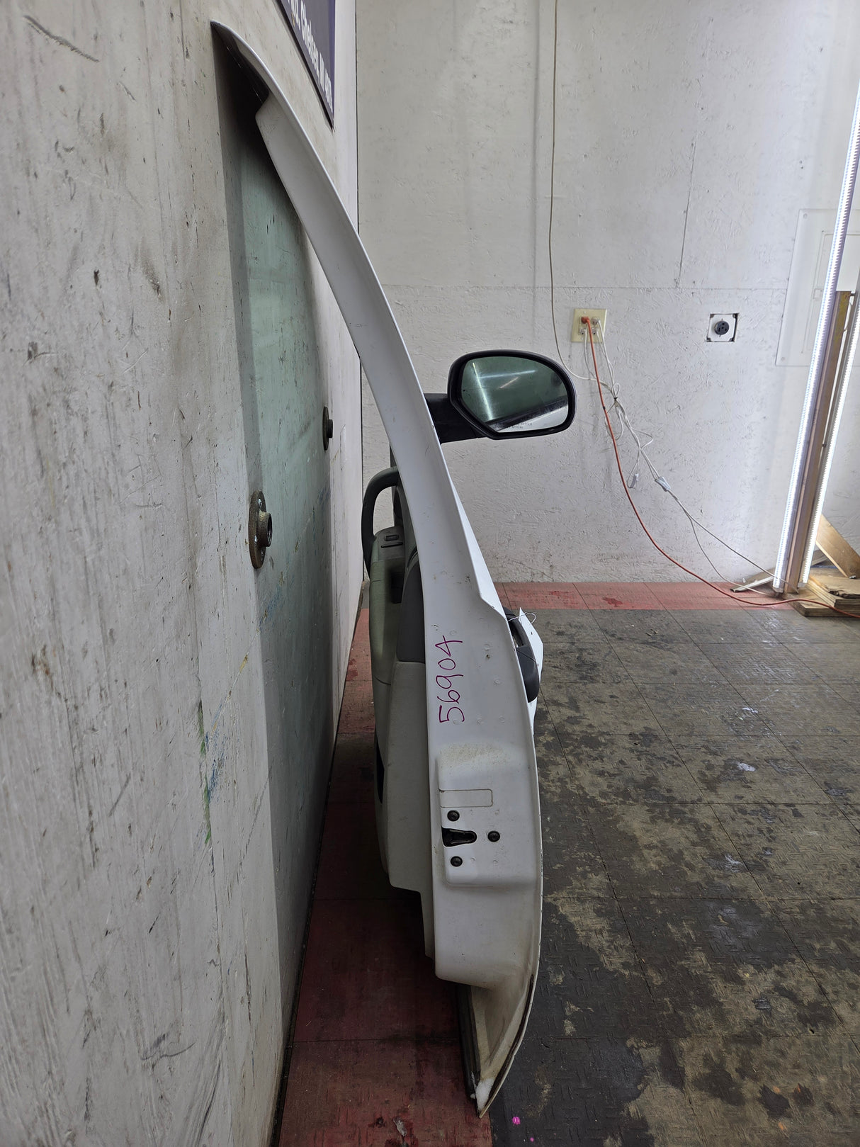 2007-2013 Chevrolet Silverado / GMC Sierra 1500 2500 3500 HD RH Front Passenger Side Door