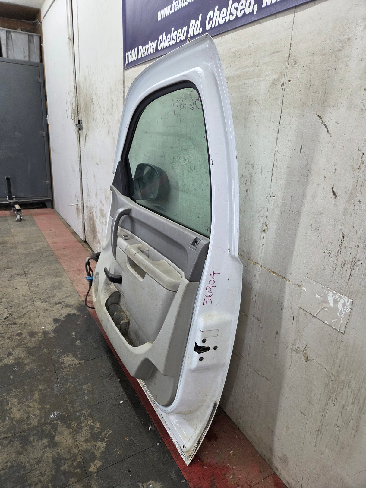 2007-2013 Chevrolet Silverado / GMC Sierra 1500 2500 3500 HD RH Front Passenger Side Door