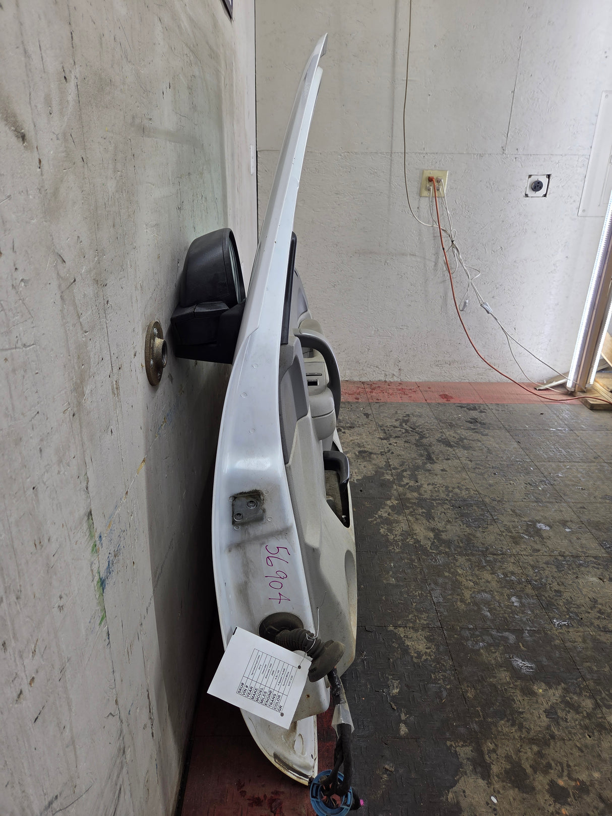 2007-2013 Chevrolet Silverado / GMC Sierra 1500 2500 3500 HD RH Front Passenger Side Door