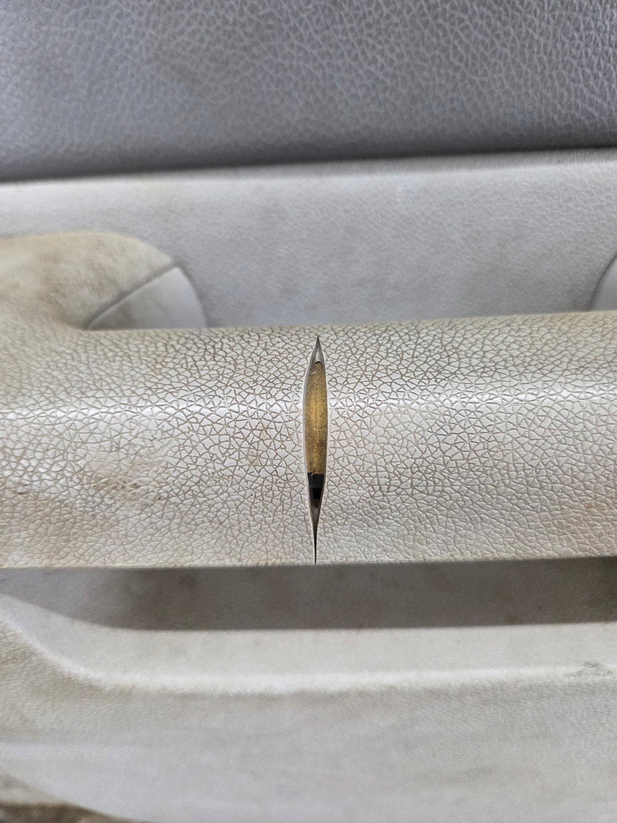 2007-2013 Chevrolet Silverado / GMC Sierra 1500 2500 3500 HD RH Front Passenger Side Door